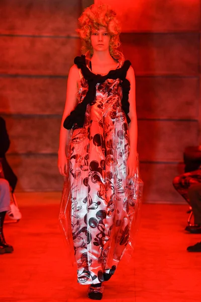 Look 17